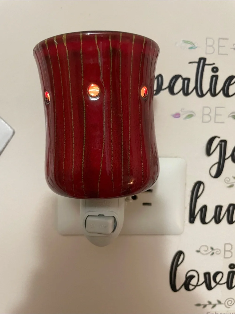 Scentsy Red and Gold Taro Plug-In Warmer